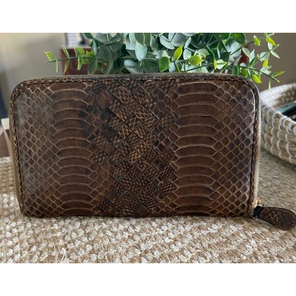 Bottega Veneta intreciatto ziparound wallet brown python leather - Picture 1 of 16